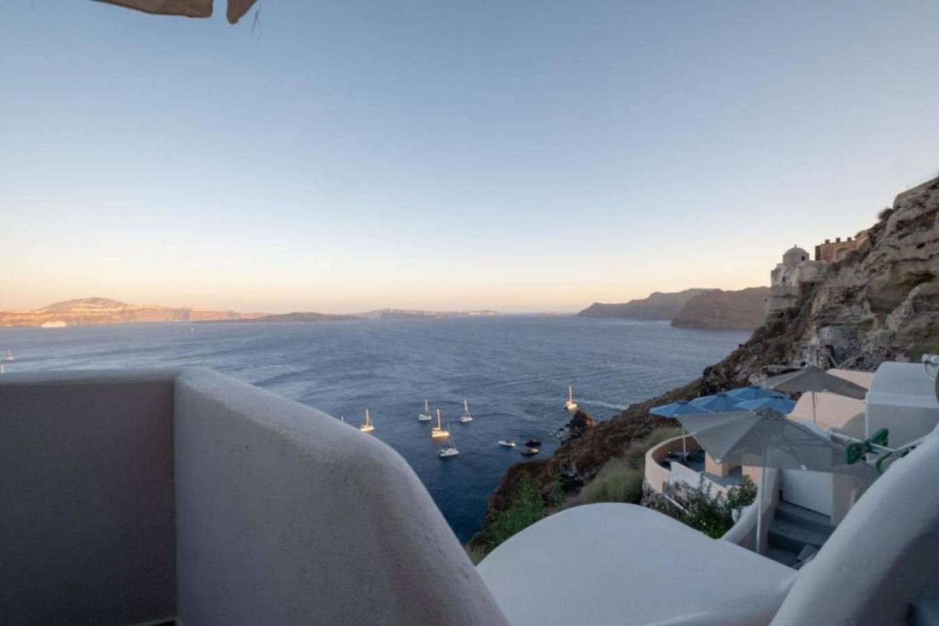 Glamour Villa with Caldera View & Indoor Hot Tub in Oia, Santorin