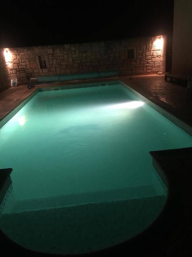 Location de vacances pour 2 personnes, avec jardin et piscine ainsi que vue et vue sur le lac, animaux acceptés à Comps - 4