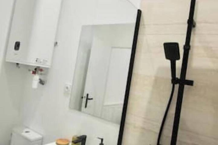Appartement entier, Appartement 2 pièces, immeuble 17e siècle. in Auch, Gers