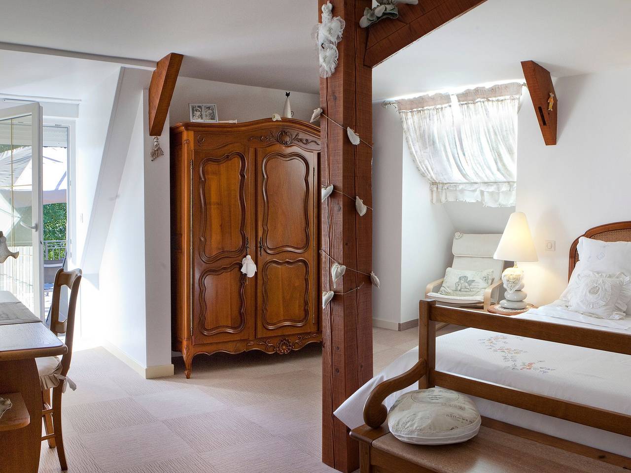 Chambre Douillette avec Terrasse à Nuits-Saint-Georges in Nuits-Saint-Georges, Région de Beaune