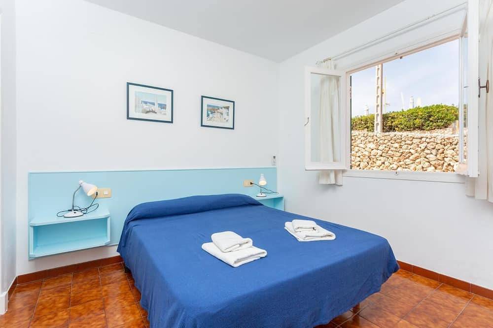 Voramar Waterfront - Drei Schlafzimmer Villa, Schläft 6 in Punta Prima, Sant Lluís