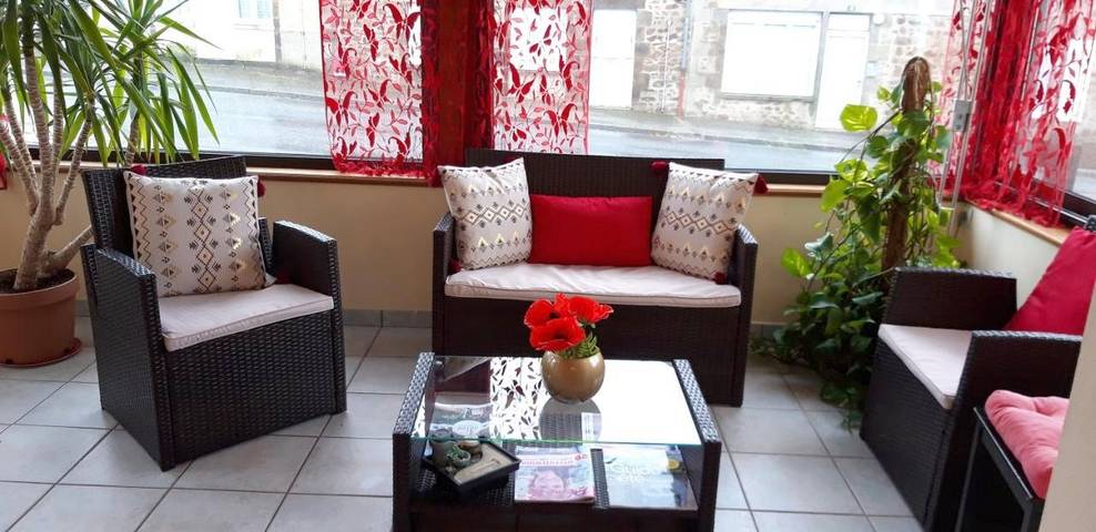 Hôtel pour 4 personnes, avec jardin à Ambrières-les-Vallées - 2