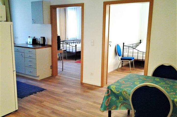 Zweibettzimmer mit Gemeinschaftsbad in Nürnberg, Franken
