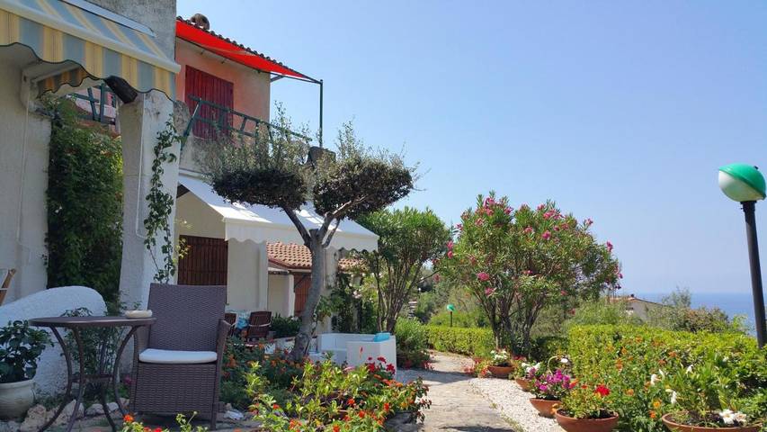 Casa vacanza per 4 persone, con terrazza e panorama, con animali domestici - 1