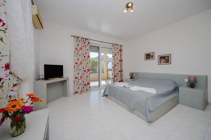 Ferienwohnung für 3 Personen, mit Garten und Pool in Archangelos - 2