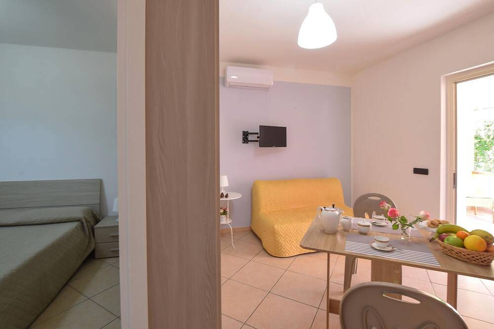 Gorgeous home in Cirella with Wifi in Diamante, Tyrrhenian Coast Kalabria