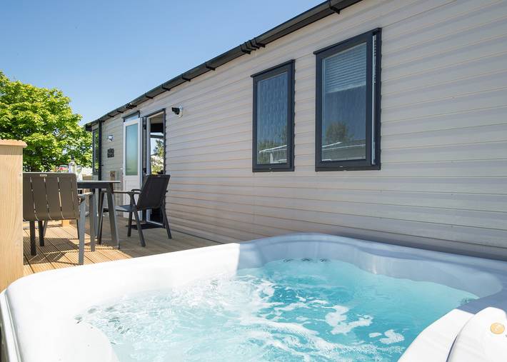 Glamping for 6 people in Pembrokeshire