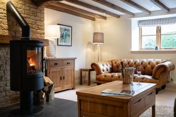 Log Cabin for 8 People in Ilmington, The Cotswolds, Photo 1