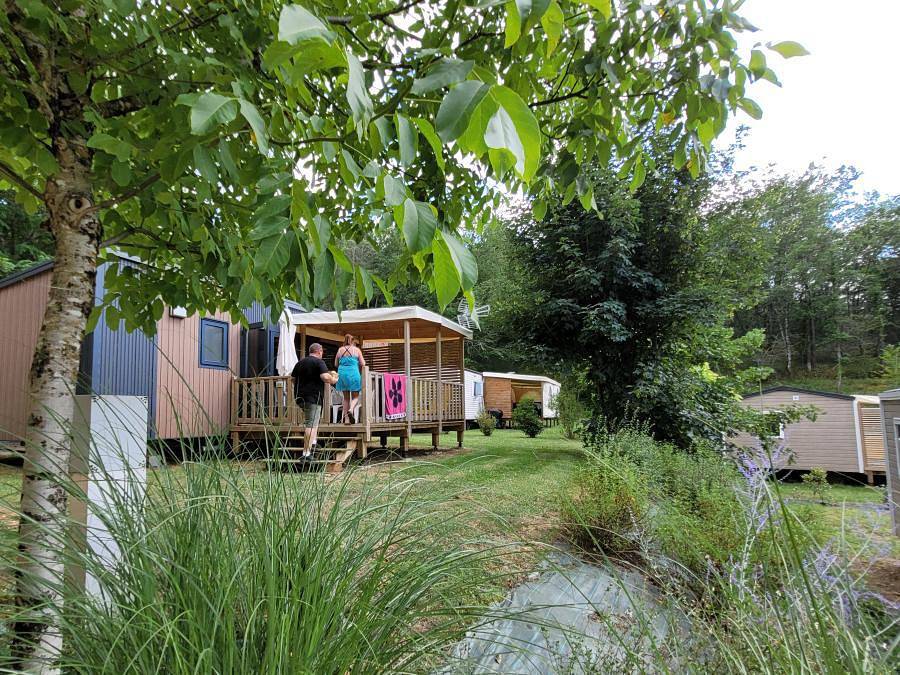 Camping La Castillonderie - Mobilheim 4 personen - Privilège 2 Zimmer - Ankleidezimmer - Klimaanlage + Tv in Thonac, Périgord Noir