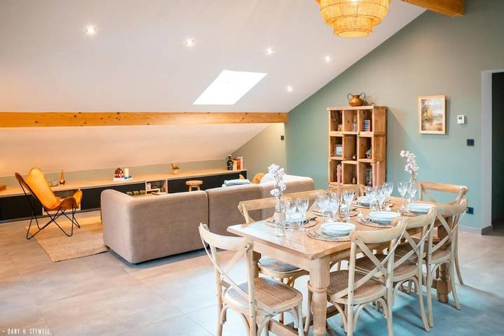 Gîte pour 8 personnes, avec Balcon ainsi que Terrasse et Vue sur le lac à Saint-Point-Lac - 3