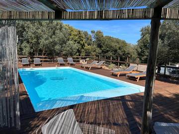 Chambre d’hôte pour 2 personnes, avec terrasse et vue ainsi que piscine et jardin à Bonifacio