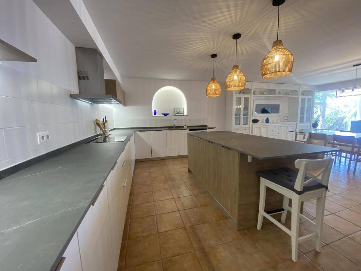 Four-Bedroom Deluxe Home - Oceanfront in Platja de la Mora (Tarragona), Tarragona