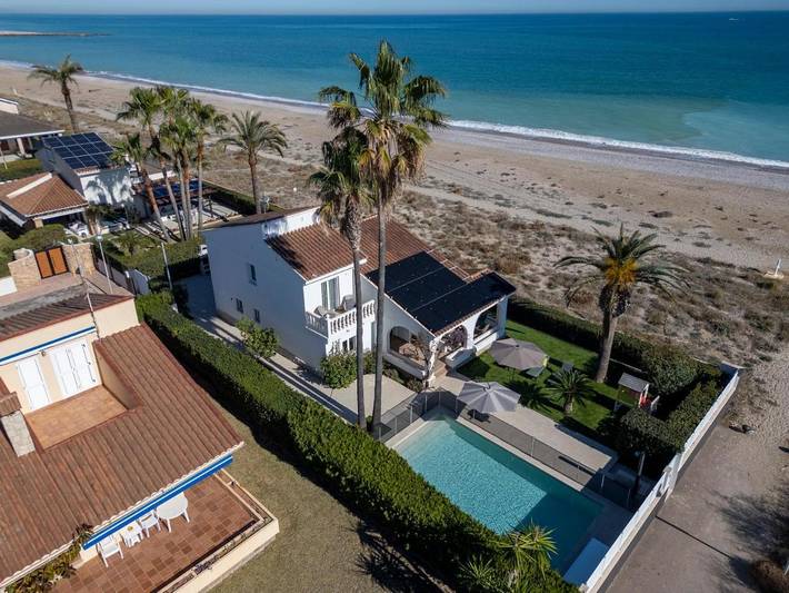 Chalet para 7 personas, con Balcón y Terraza además de Jardín y Piscina en Camp de Morvedre