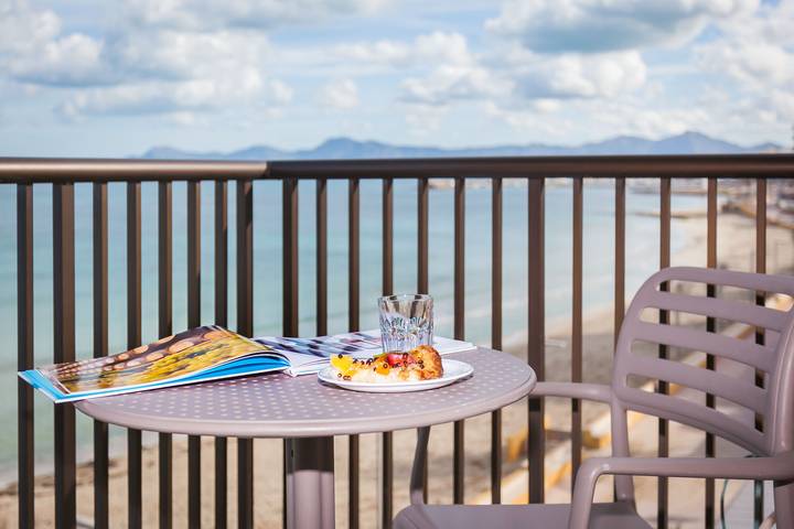 Entire apartment, Holiday Apartment "Farolas 3B"at the Sea with Breathtaking View in Can Picafort, Santa Margalida