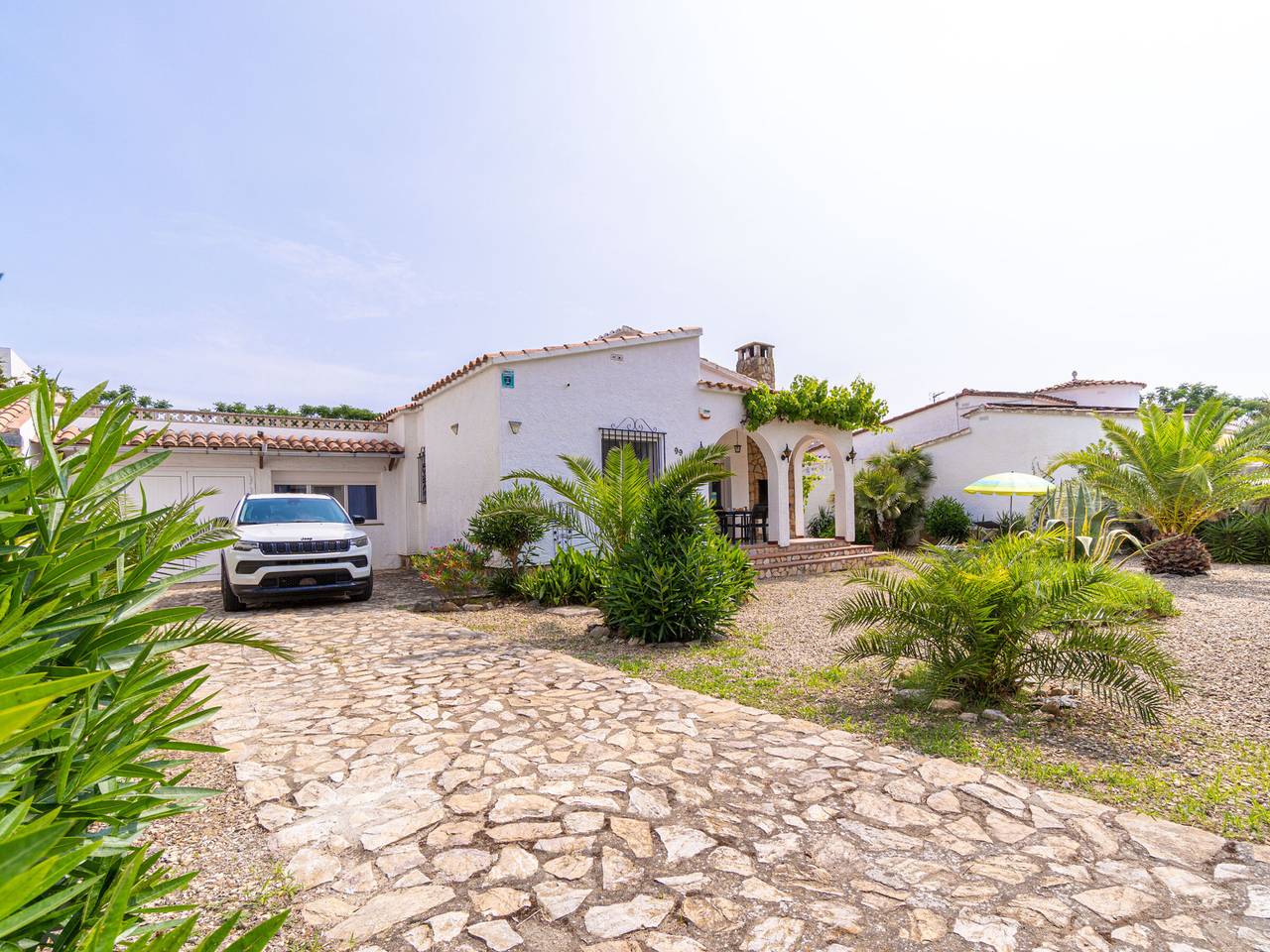 Villa à Empuriabrava pour 6 avec studio séparé, proche plages et centre, lave-linge inclus in Empuriabrava, Haut-Ampurdan