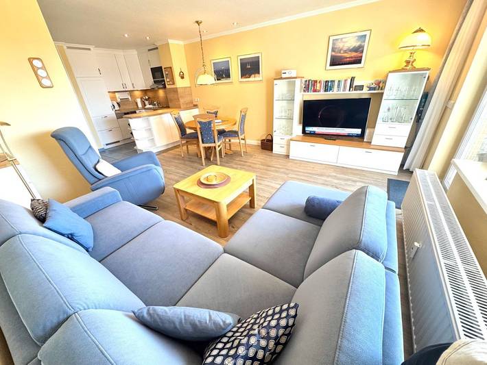 Ganze Wohnung, Stilvoll eingerichtete Ferienwohnung auf zwei Ebenen in direkter Strandlage in Wenningstedt, Sylt