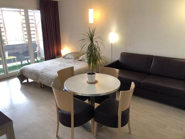Gîte pour 4 personnes, avec Balcon ainsi que Terrasse et Vue dans Gare De Lourdes