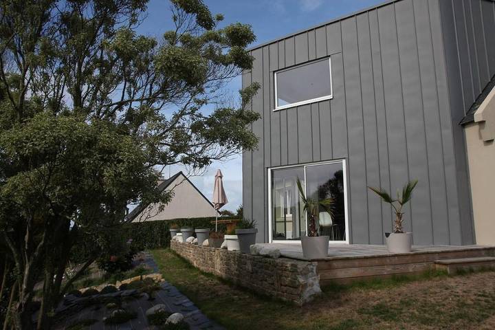 Location de vacances pour 12 personnes, avec jardin et vue dans Plage de Kerhornou - 2