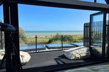 Beach House for 15 People in New Romney, Kent, Photo 1