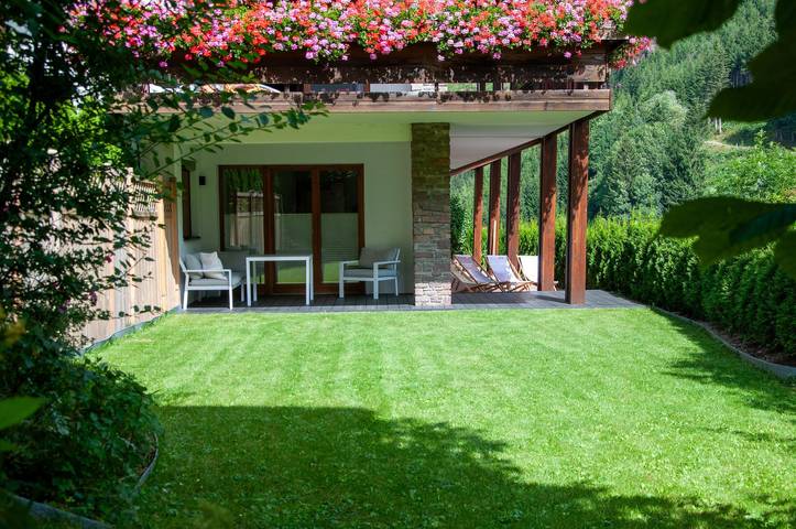 Ganze Ferienwohnung, Apartment mit 2 Schlafzimmer | Bad | Küche | 2 Balkone in Villgratner Berge, Außervillgraten