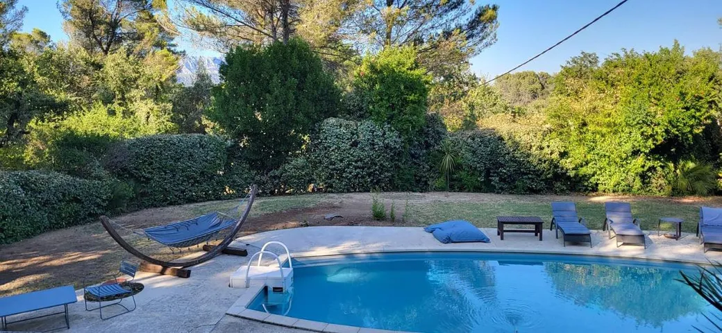 Casa de vacaciones para 8 personas, con jardín además de piscina y vistas, Se admiten mascotas - 1