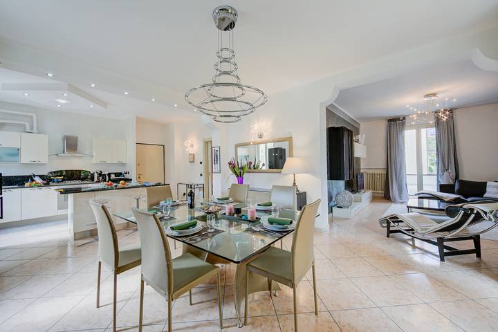 Gîte pour 4 personnes, avec balcon, adapté aux familles à Salò