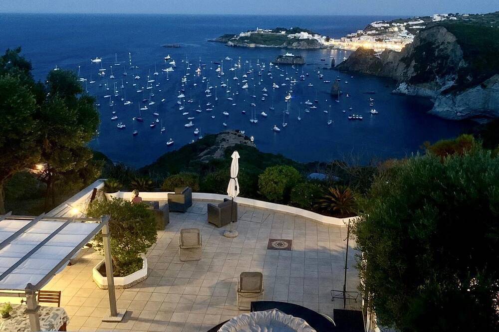 Ferienhaus / Villa - Ponza in Ponza, Latium