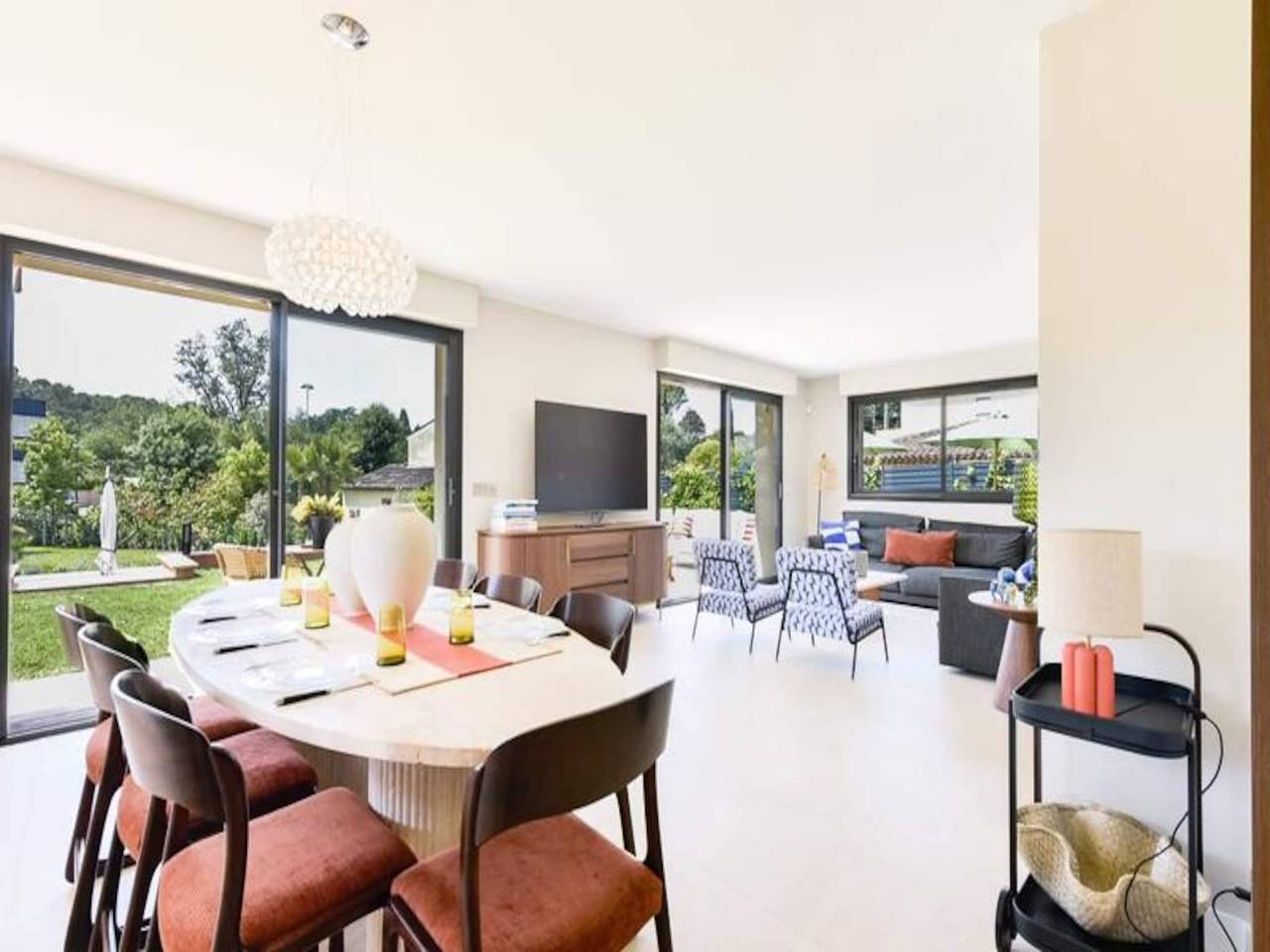 Apartamento entero, Villa en Mougins con piscina y casa en el árbol in Mougins, Region de Cannes