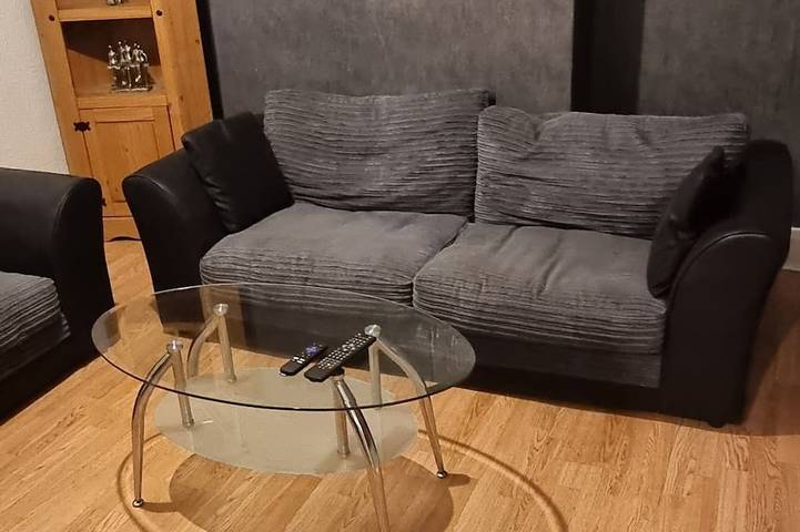 Affordable 2-Bed house for Rent Near Bradford City Center – Budget Accommodation in Bradford, Westliches Yorkshire