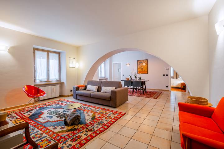 Ferienwohnung für 7 Personen, mit Whirlpool in Alba