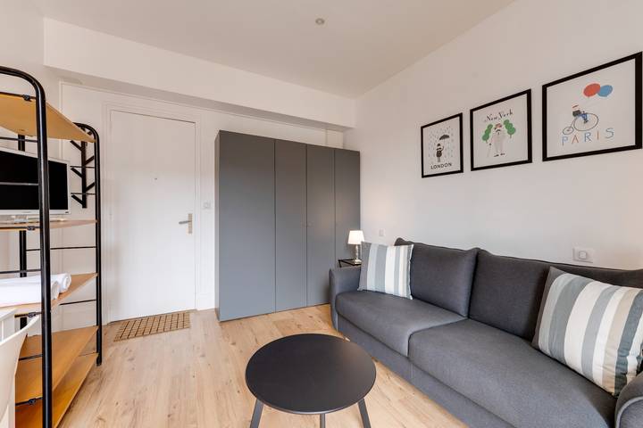 Gîte pour 2 personnes, avec balcon dans Office De Tourisme Lac D Annecy Rive Plein Soleil - 2