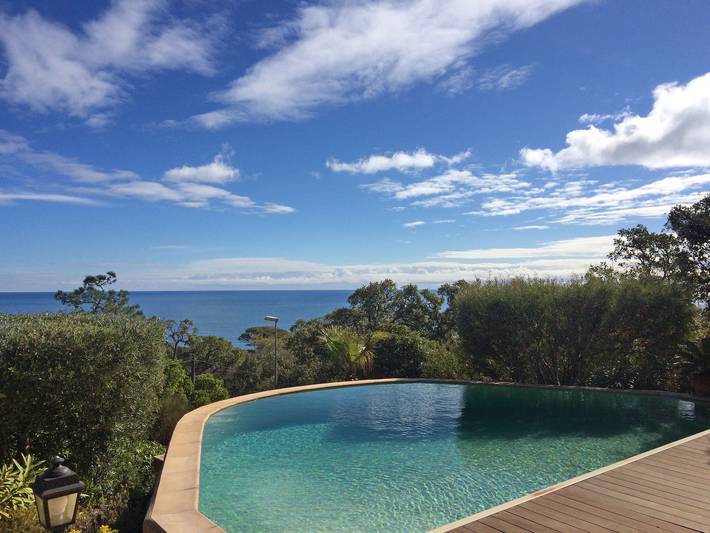 Villa pour 8 personnes, avec terrasse ainsi que piscine et jardin, adapté aux familles à Roquebrune-sur-Argens - 3