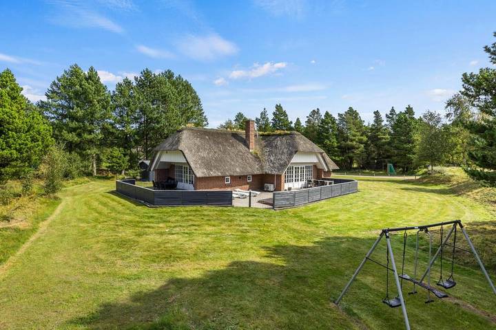 Villa für 8 Personen, mit Balkon/Terrasse und Whirlpool sowie Terrasse und Sauna auf Rømø