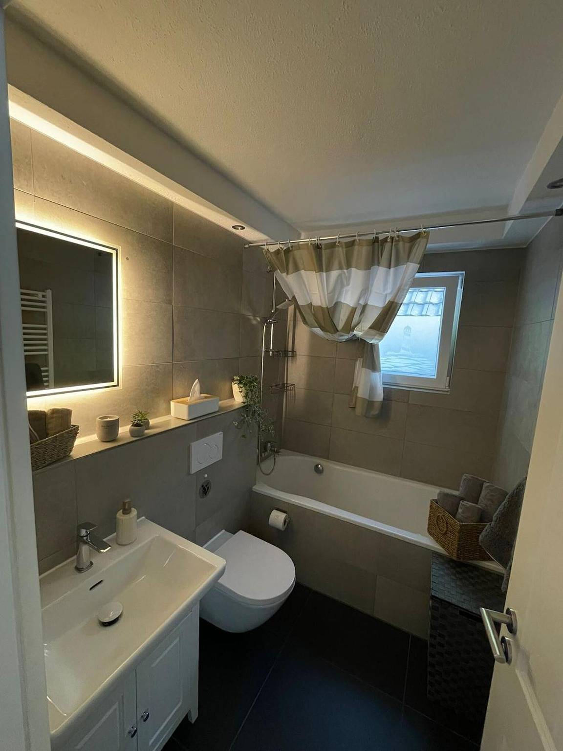 Ganze Wohnung,  Fewo Elya - Gartenparadies nahe Events,Outlet und Spa in Iversheim, Bad Münstereifel