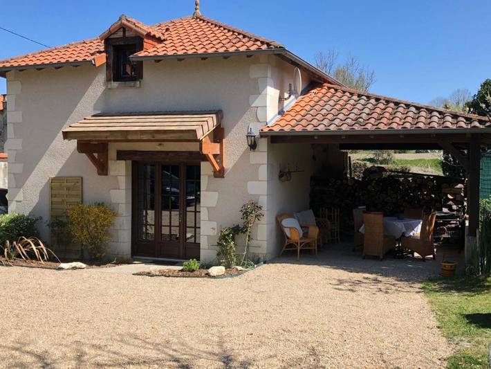 Location de vacances pour 4 personnes, avec Terrasse et Jardin à Thuré (Vienne)
