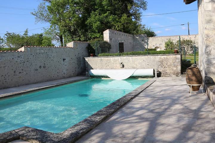 Gîte pour 3 personnes, avec terrasse et jardin à Allemans