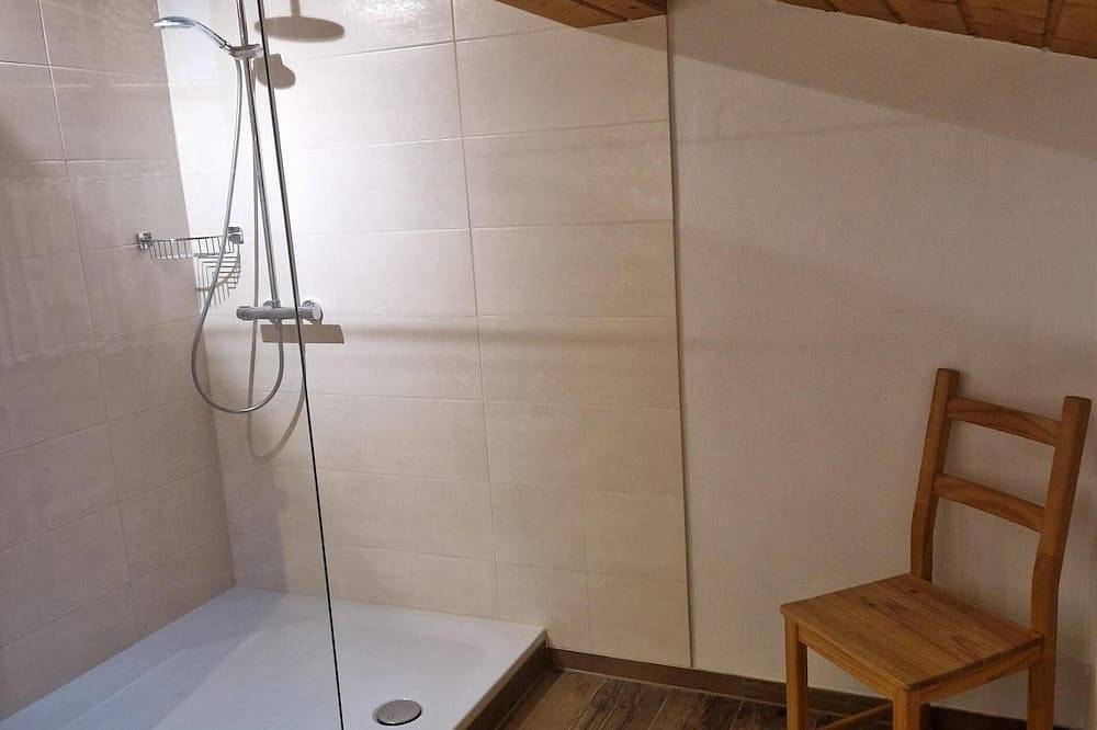 Ganze Wohnung, Apartment for 3pers. 60 sqm, living room/kitchen, bedroom, shower/Wc, Wlan in Schleching, Bayerische Alpen