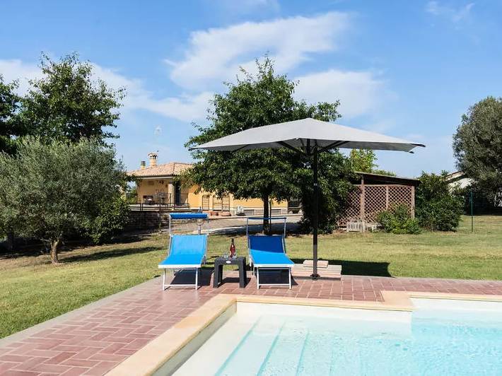 Villa per 6 persone, con Balcone e Giardino nonché Piscina sul Lago di Bracciano