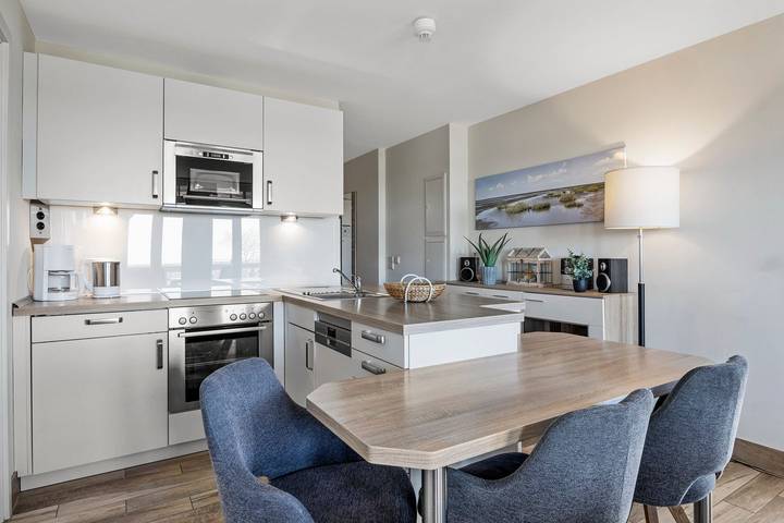 Ganze Wohnung, Tolle Ferienwohnung in Strandnähe mit Sauna, Strandkorb u. Balkon mit Meerblick in Wremen, Cuxland