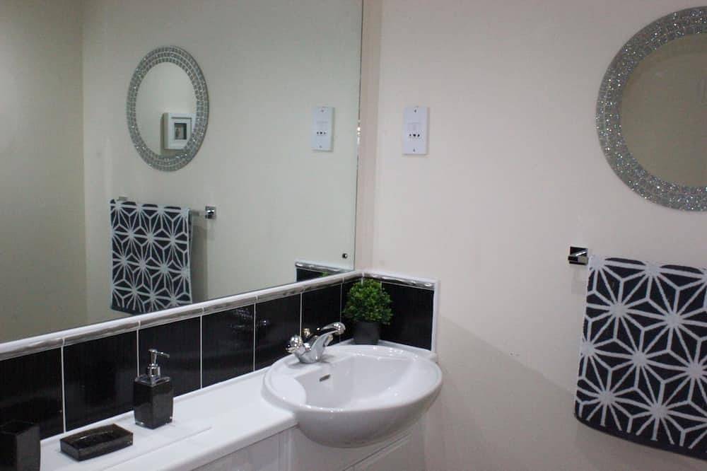 Apartment for 6 People in Leith, Edinburgh