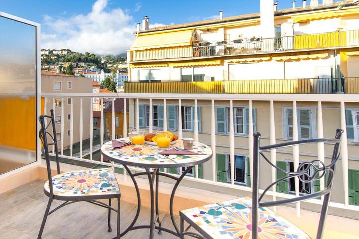 Gîte pour 2 personnes, avec Balcon ainsi que Terrasse et Vue dans Casino De Menton - 4