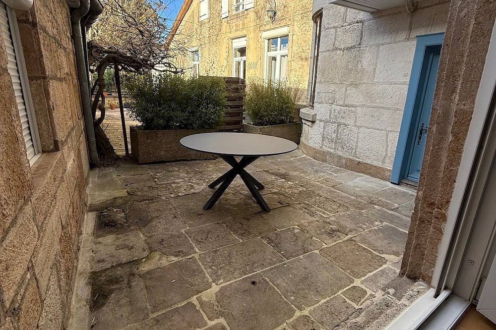 Entire apartment, La Loge Lingone-garage privatif in Langres, Haute-Marne