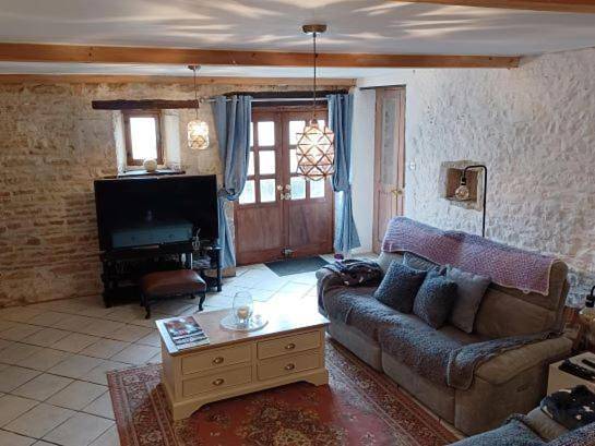 Location de vacances pour 5 personnes, avec jardin et piscine à Chaunay - 4