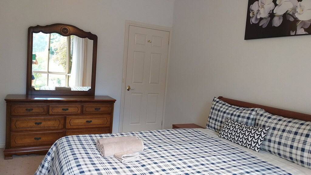 Sweet Holiday Home by the Golf Course in Canberra, Australian Capital Territory