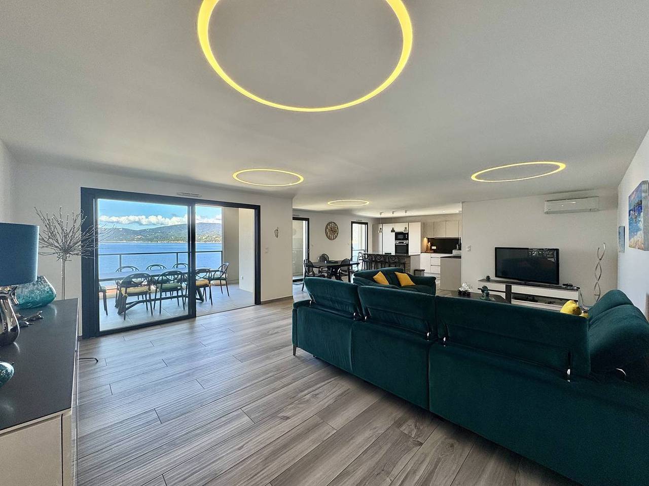 Apartamento vacacional entero, Appartement de luxe avec pieds dans l'eau in Propriano, Distrito de Sartène