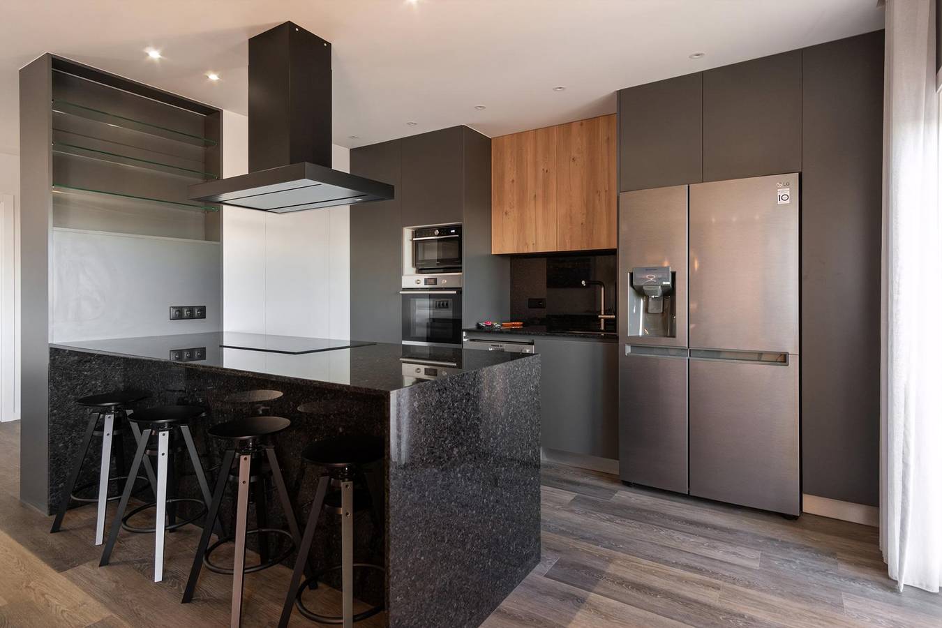 Ganze Wohnung, Celia's Stylish Retreat in Praia da Amorosa, Chafé