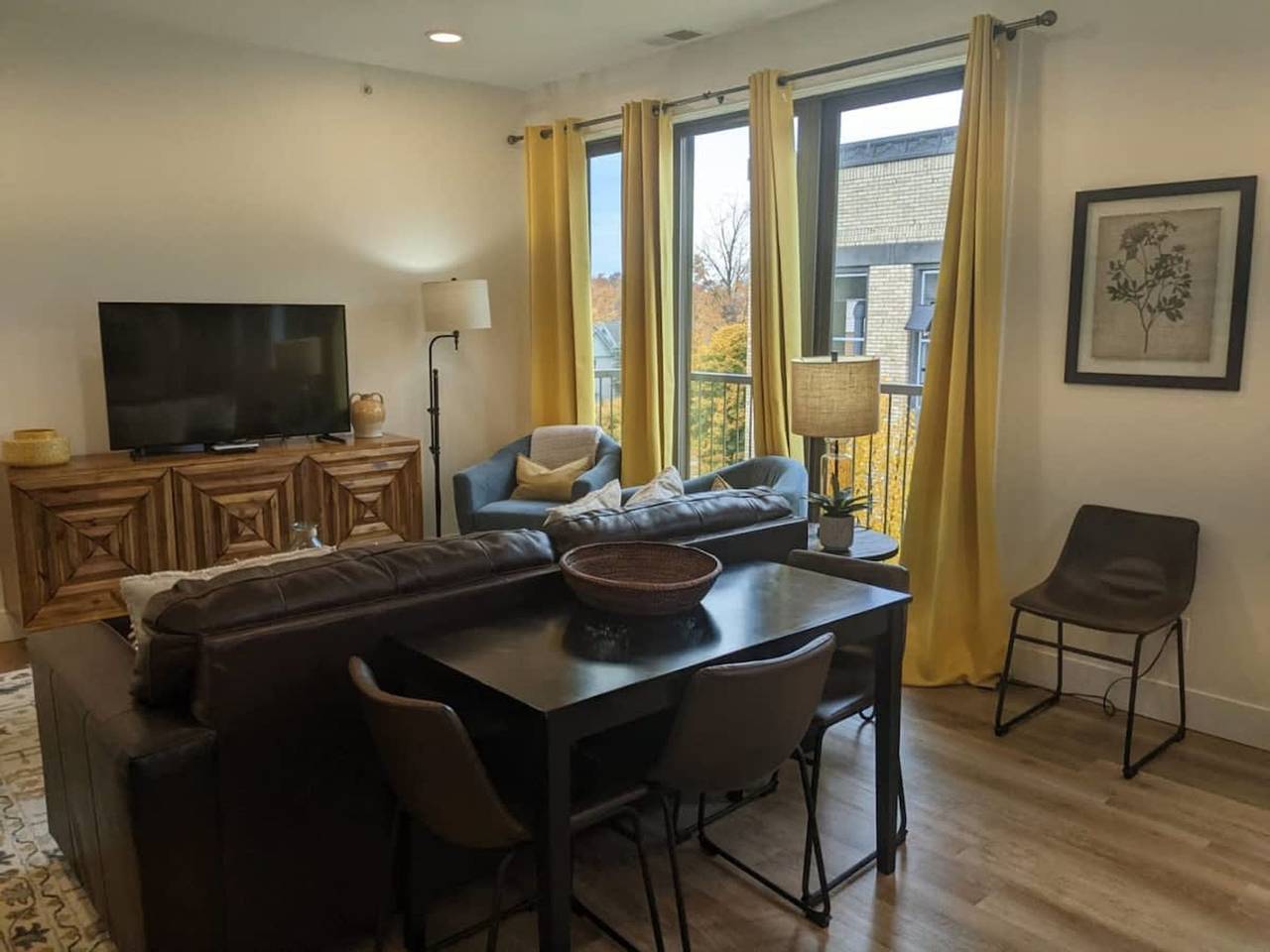 Entire apartment, Walk to it all - Downtown Tc- Capri 316 in Traverse City, Grand Traverse County