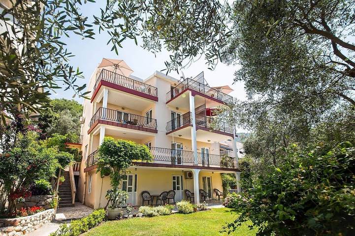 Appartement entier, Great located apartment in Przno, 5 min from the beach. in Montenegro Coast