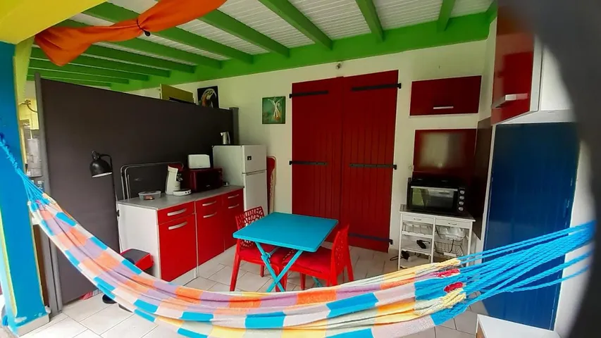 Apartamento de vacaciones para 2 personas, con piscina para niños y vistas además de jardín y piscina - 1