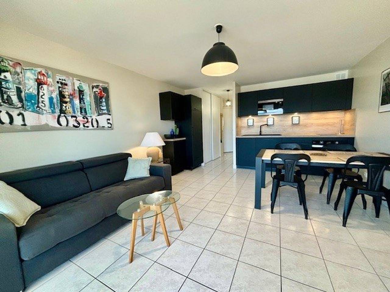 Entire apartment, Quiberon - 1Br Apartment - 4 pers - Balcony, Tv, Dishwasher, Parking in Quiberon, Côte des Mégalithes